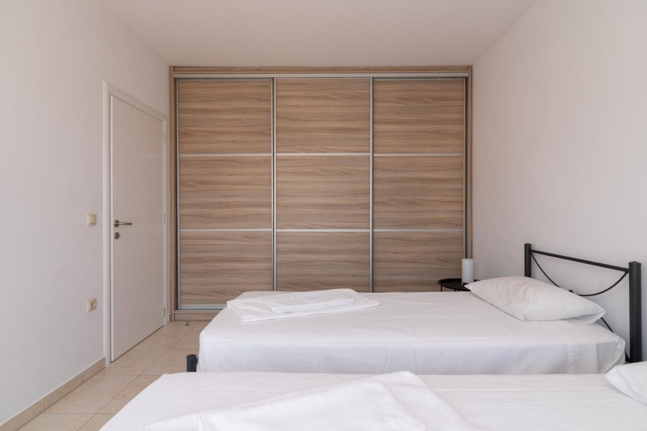 Lungo Mare Apartment Gennadi Ngoại thất bức ảnh